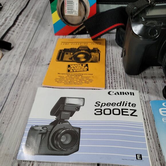 [Near Mint] Canon EOS 620‎ 35mm SLR w/Lens, Bag Tons Of accessories Not Tested - Picture 2 of 12